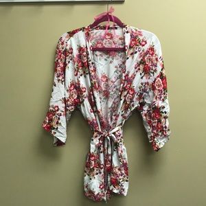 Floral print kimono robe
